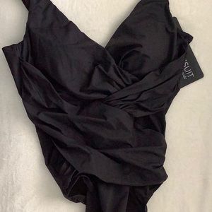 NEW Miraclesuit Crossover Black Size 12
